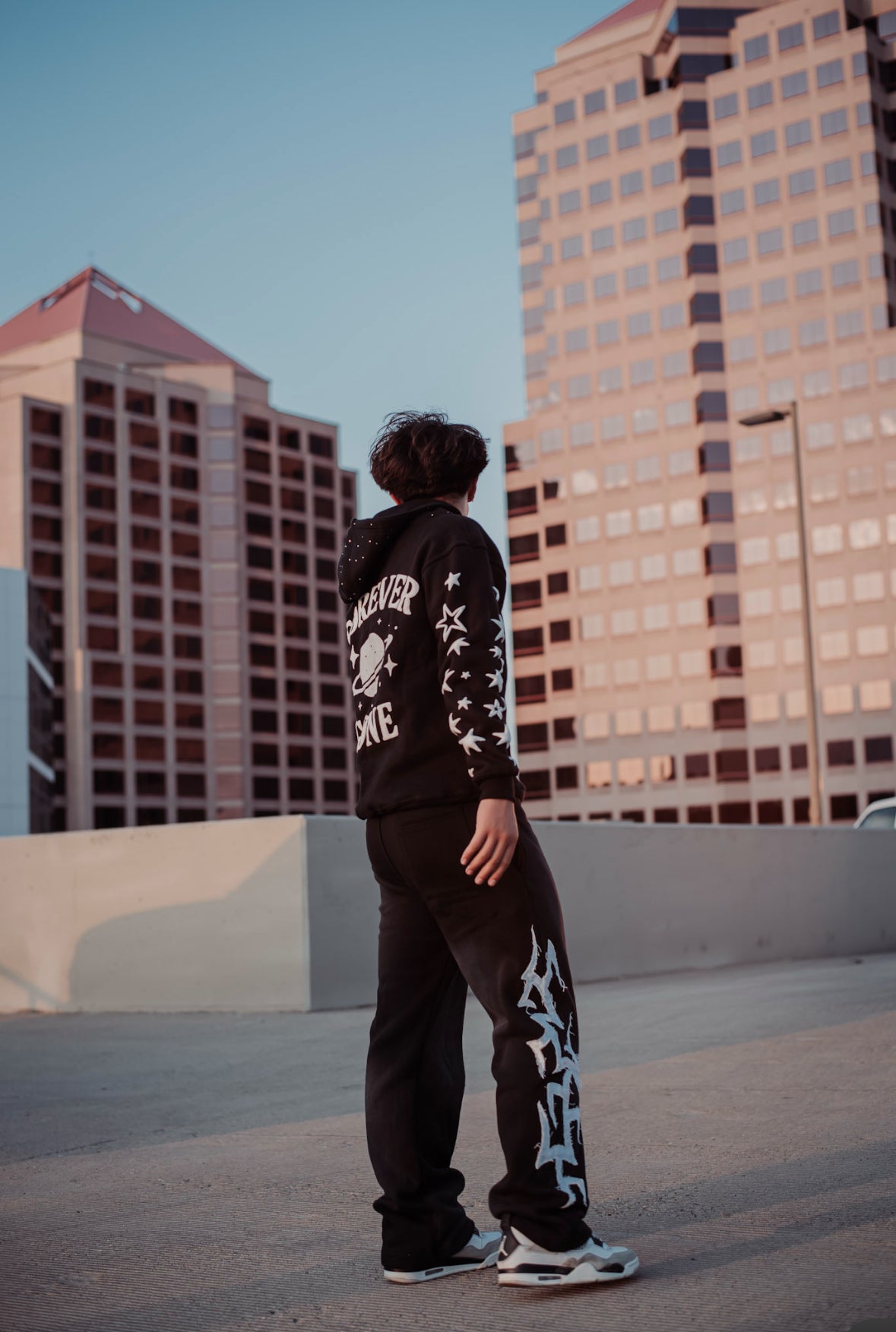 FOREVER GONE SWEATS